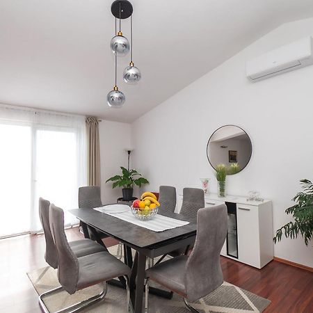 Apartments Zivana Primošten Δωμάτιο φωτογραφία
